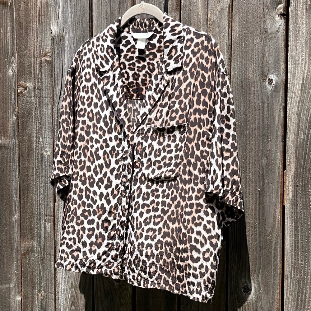 H&M Leopard Print Top Size Medium - image 4